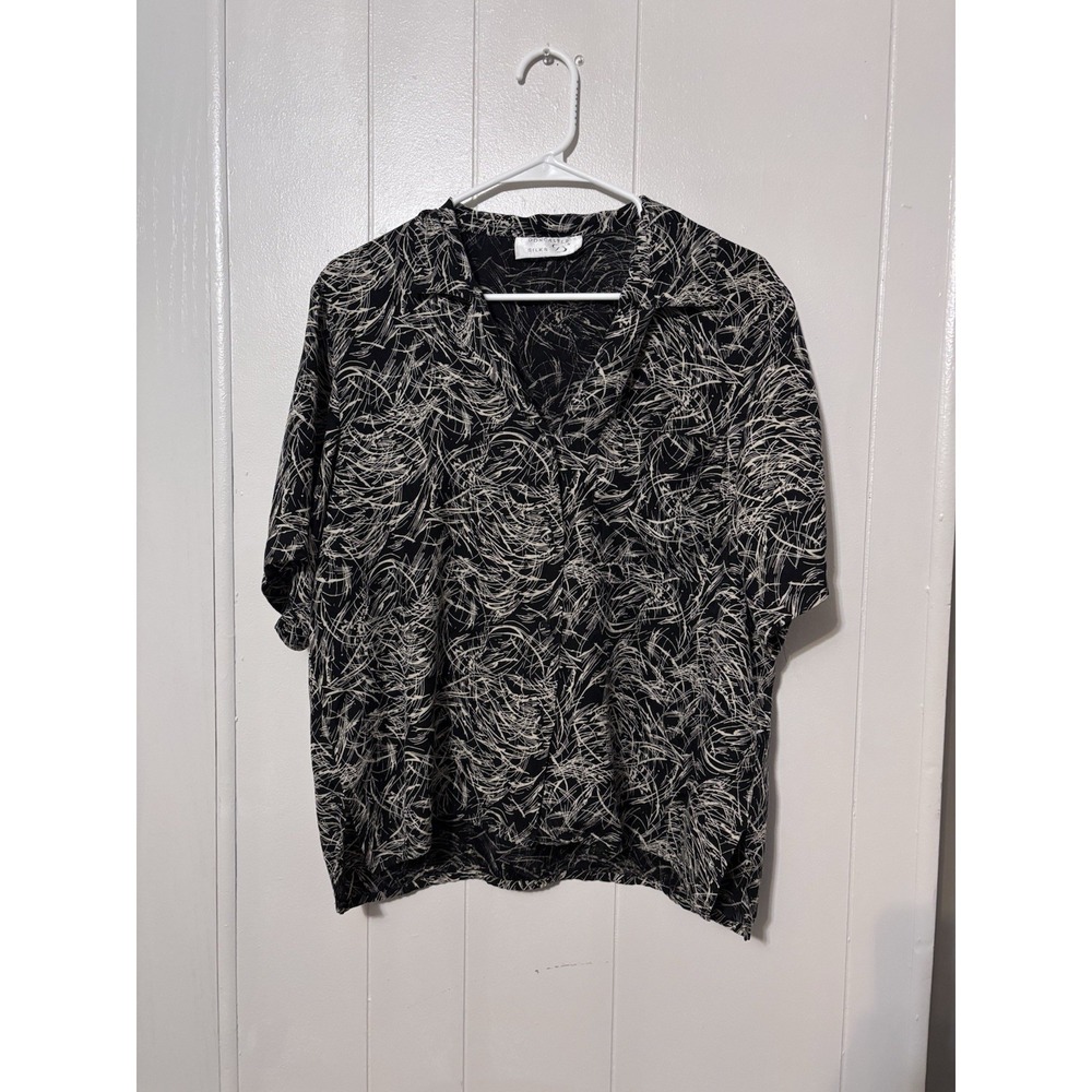 Doncaster Silks Collared Women's Shirt Size Large Black Patterned Short Sleeve